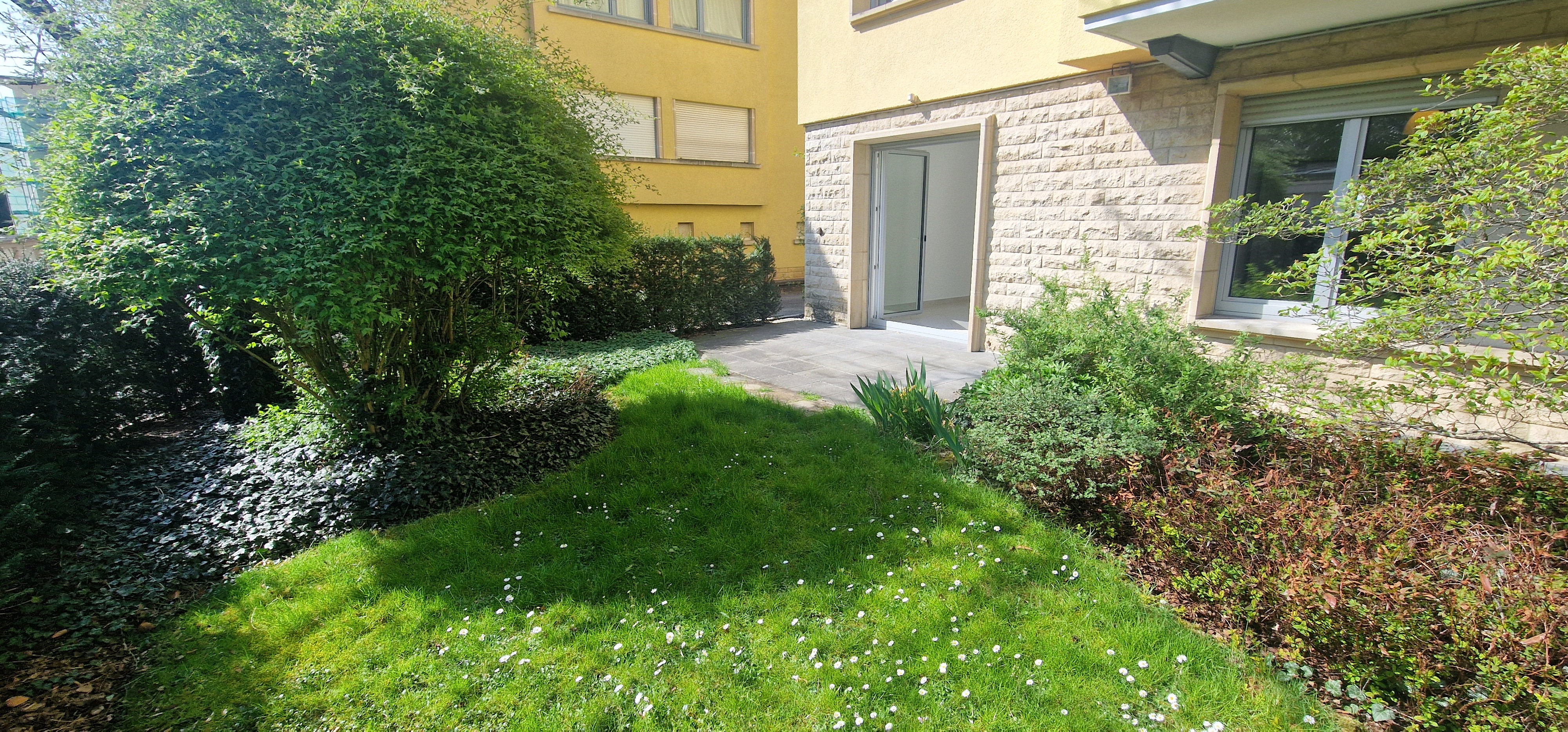 2 Bedrooms Bedrooms, ,Apartment,For Rent,rue nicolas petit,1058