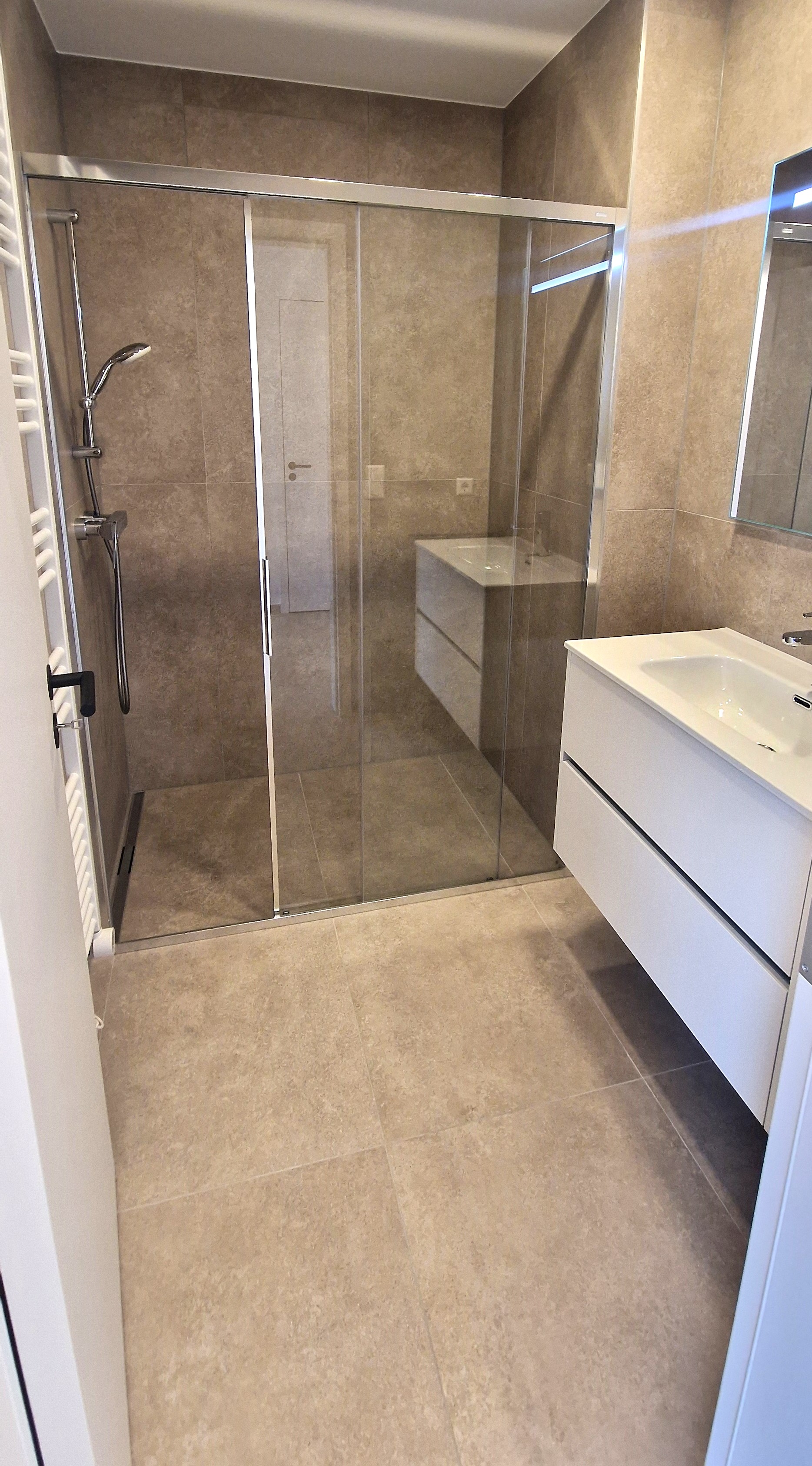 1 Bedroom Bedrooms, ,Apartment,For Rent,rue de l'avenir,1,1059