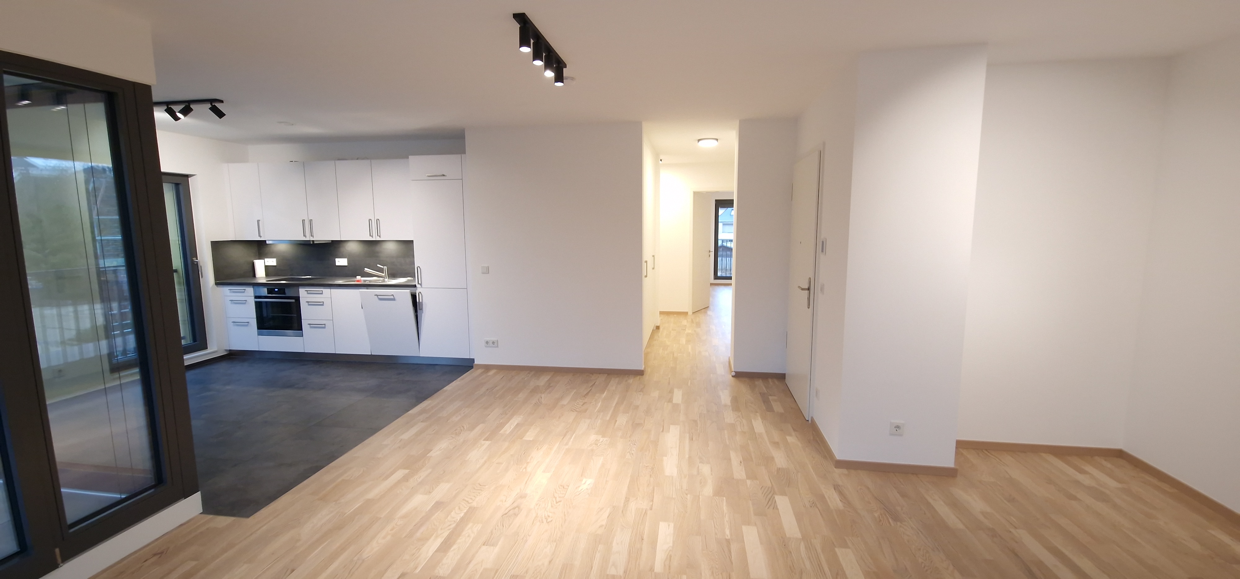 2 Bedrooms Bedrooms, ,Apartment,For Rent,rue de la Gare,1,1062