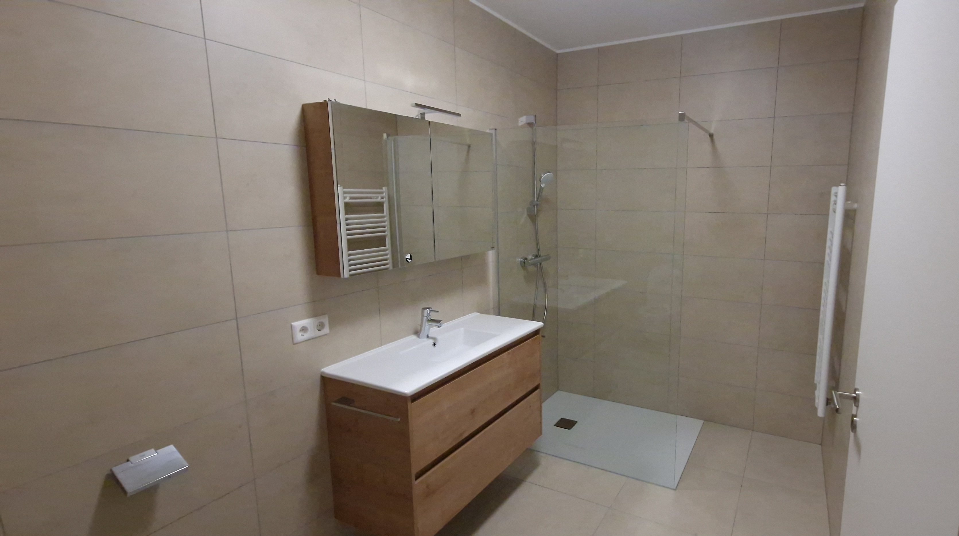 2 Bedrooms Bedrooms, ,Apartment,For Rent,Manhattan,rue Jean-Jacques Rousseau,3,1063